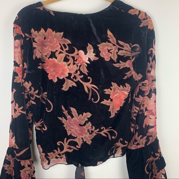 Vintage Havana Floral Velvet Bell Sleeve Crop Top - Picture 9 of 11